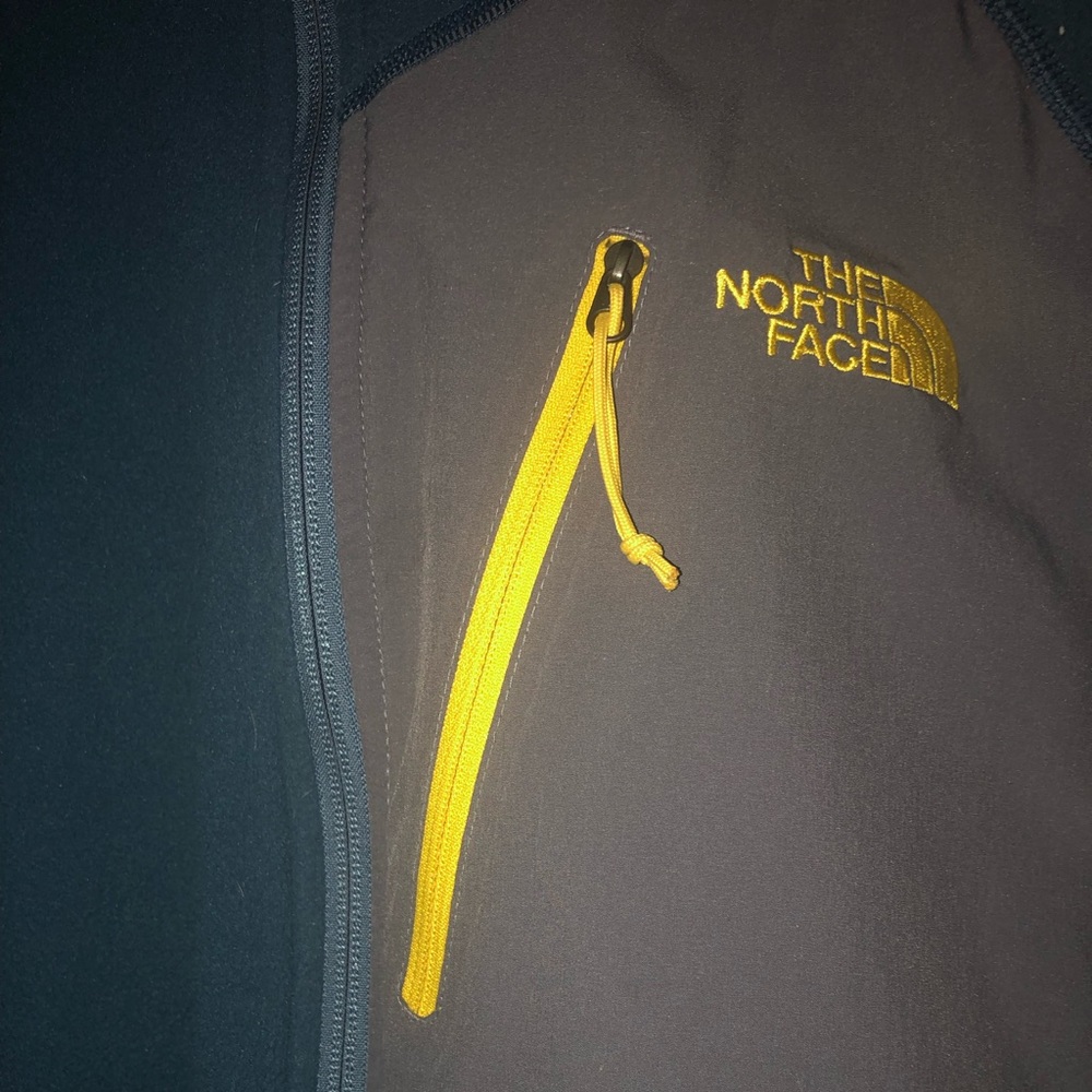 Men’s North Face fleece pullover